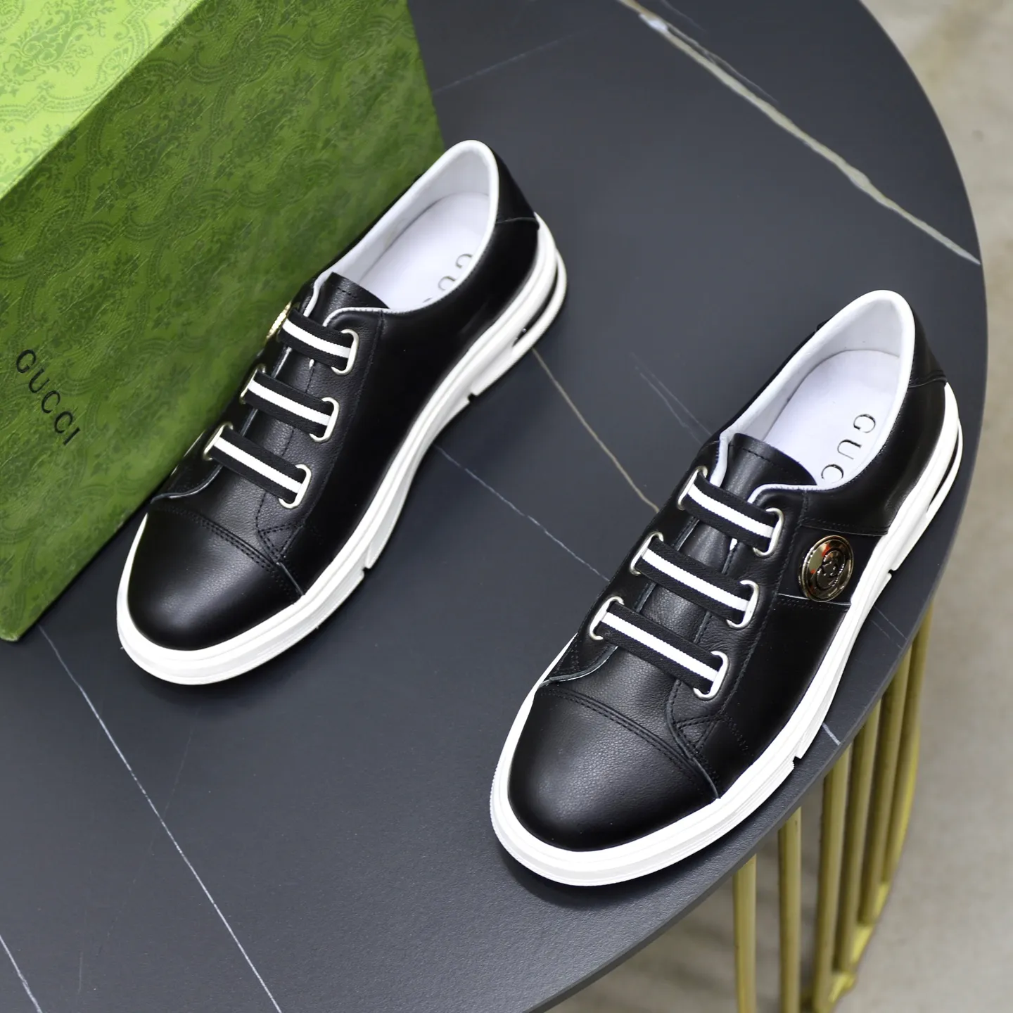 Ex-factory price: 462💰🙅‍♂️🙅‍♂️🙅‍♂️ Brand: GUCCI Standard code: 38-44 (45 customized) Grade: Same as the official website Material: Original leather splicing Comfortable and breathable pigskin lining Original wear-resistant outsole Style category: Men's fashion casual shoes Running sneakers Distinguished luxury brand elements Top luxury Color: actual picture color
